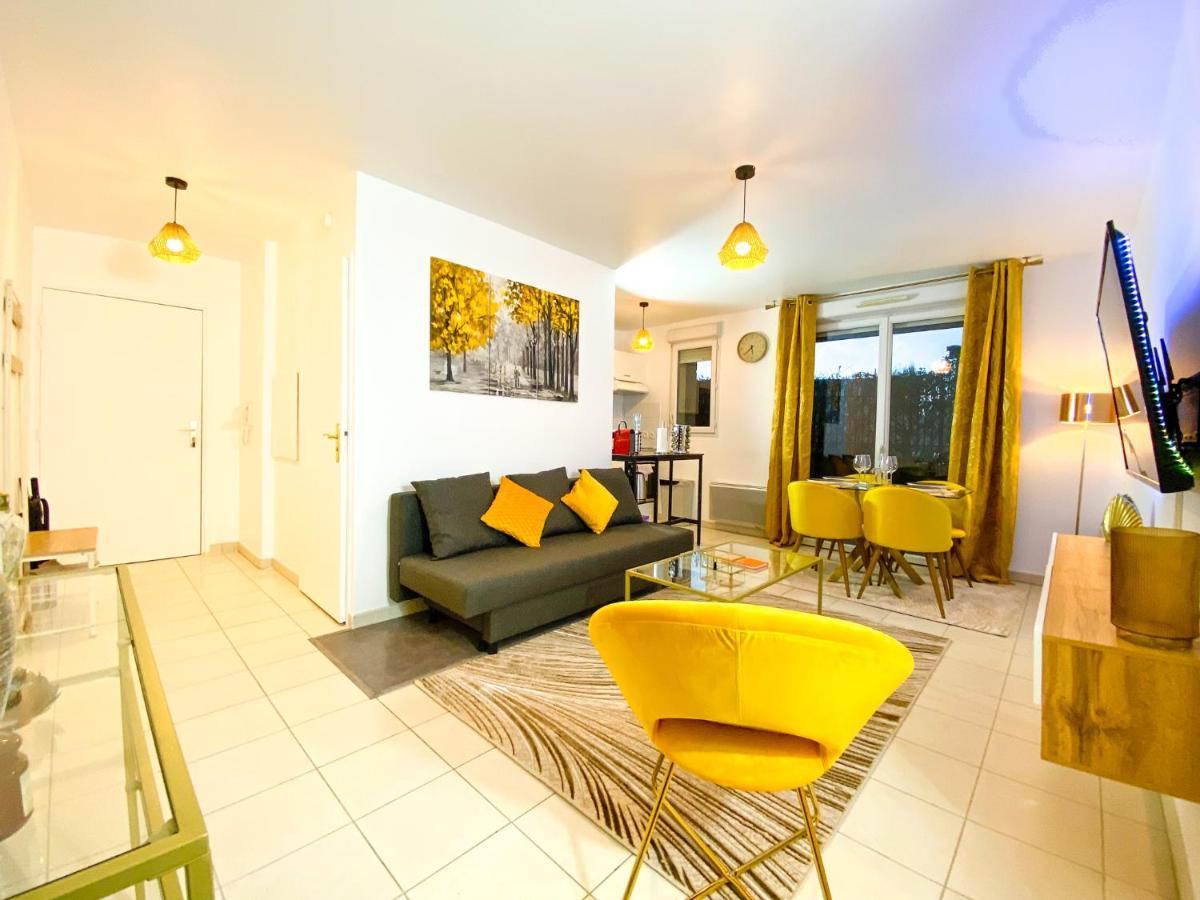 Ferienwohnung The Golden House * Parking * Garden Corbeil-Essonnes Exterior foto